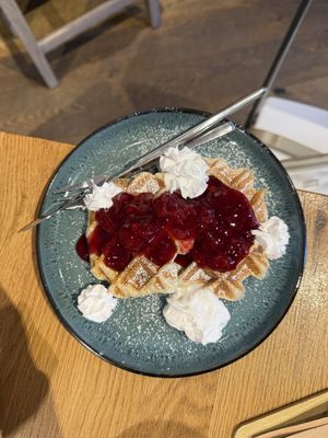 Waffle with berries and vegan whipped creamm  at KARO18 in Bamberg
