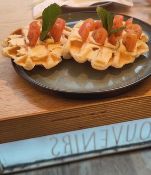 Hummus waffle at KARO18 in Bamberg