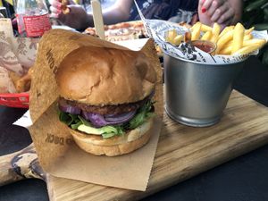   at MAD DUCK Burger & Pizza bar in Nin