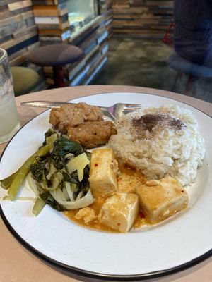 Rice plate ¥1000  at The Nuts Exchange in Tokyo