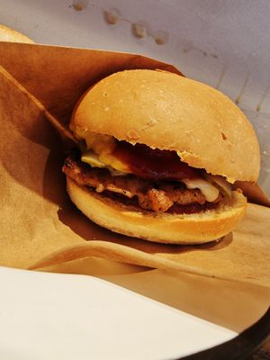 Burger again, small but delicious at The Nuts Exchange in Tokyo