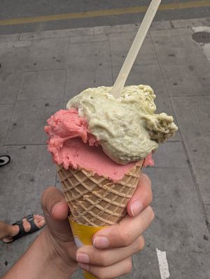 strawberry und pistaccio at MANU in Geneva