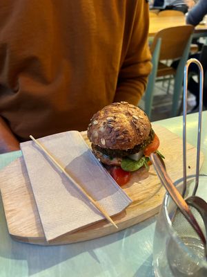 Burger  at Kaffeesaurus in Bonn