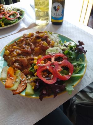 Plate of the day at Fava Mercearia Café in Lagos