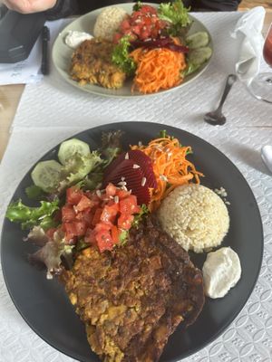 Smashed lentil pie with rice & veg and Margarida’s incredible sauce that is amazing to spread on the pie. Vegan 🌱 heaven baby   at Fava Mercearia Café in Lagos