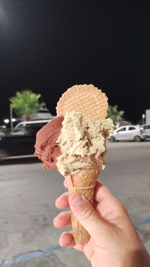 Pistacchio vegano e cioccolato vegano at Gelateria Meno Tredici in Trapani