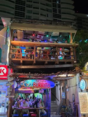 Great atmosphere and food 👌 at The Surfin Burrito in Cancun