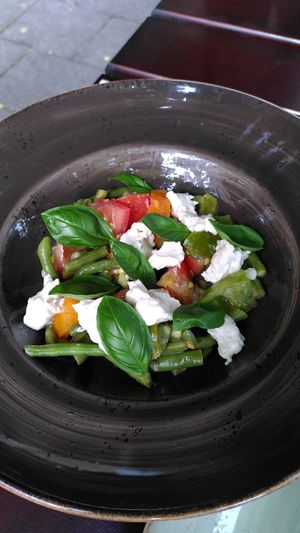 Tomaten Mozzarella Salat at Max Pett in Munich