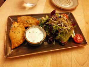 Blumenkohl Samosa at Max Pett in Munich