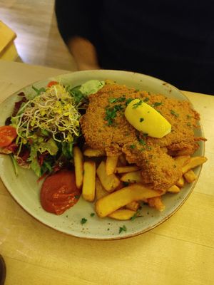 Cotoletta di soia con salsa ketchup ai datteri e salsa tartara at Max Pett in Munich