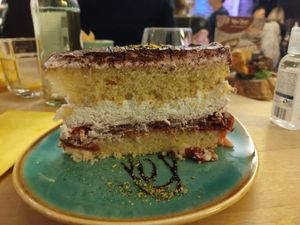 Torta cioccolato e ciliege at Max Pett in Munich