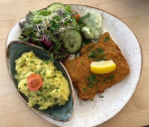Schnitzel mit Kartoffel-Gurken Salat  at Max Pett in Munich