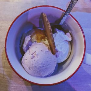 Trio of vegan ice creams at Max Pett in Munich