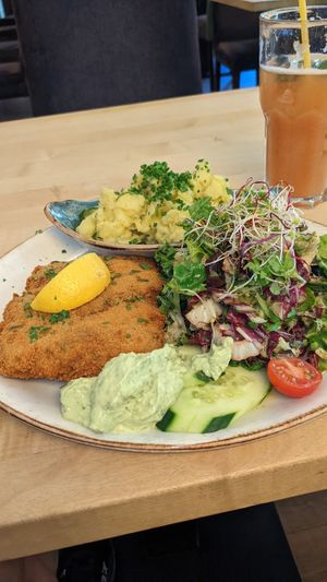 Lecker 😎 at Max Pett in Munich