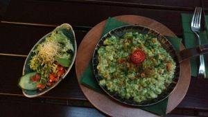 Vegan noodles with non dairy cheese at Max Pett in Munich