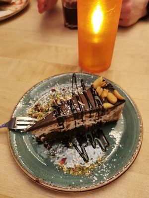 Snickerskuchen at Max Pett in Munich