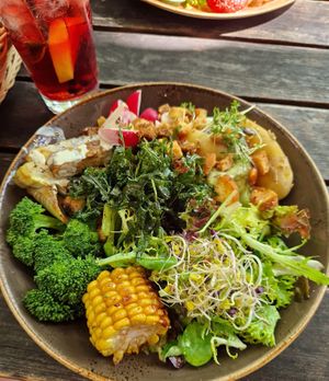 Garten Bowl at Max Pett in Munich