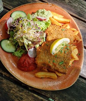 Schnitzel mit Pommes at Max Pett in Munich