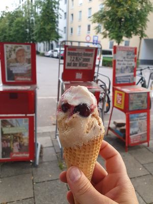 Eis und Bayerische Landschaft. Eis ist besser. at Max Pett in Munich