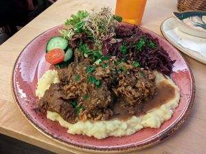  at Max Pett in Munich