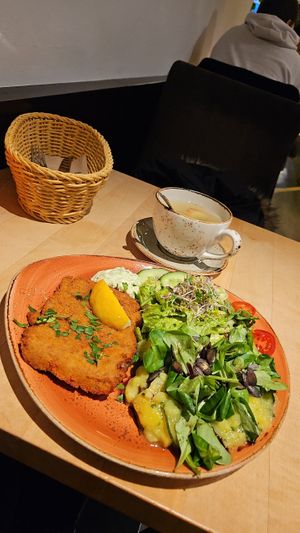  at Max Pett in Munich