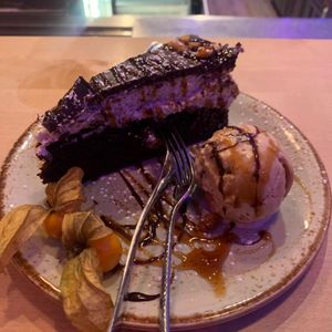  at Max Pett in Munich