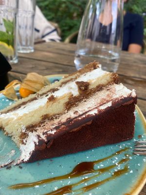  at Max Pett in Munich