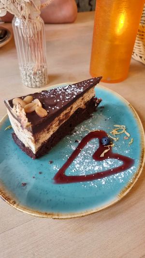 Snickers-Torte at Max Pett in Munich