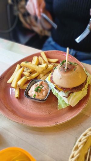 Burger at Max Pett in Munich