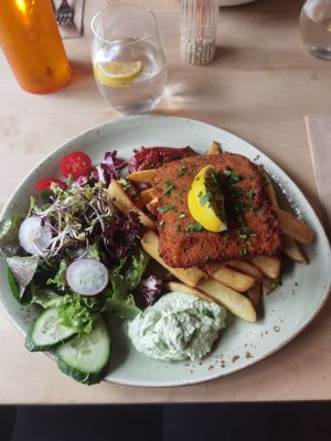 Cotoletta viennese at Max Pett in Munich