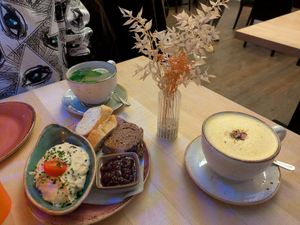 Cashew cheese starter, golden milk and hot lemon drinks at Max Pett in Munich