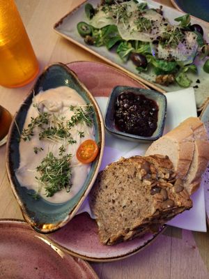 Oven cheese at Max Pett in Munich