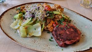 BBQ-Cauliflower 28,00€ at Max Pett in Munich