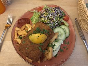 Schnitzel mit Pommes  at Max Pett in Munich