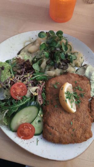 Soja-Schnitzel mit Kartoffel-Gurkensalat (07.03.25) at Max Pett in Munich
