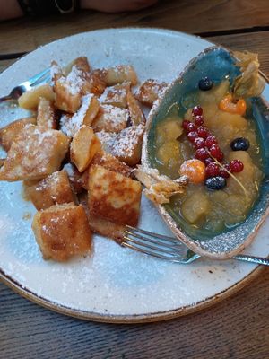  at Max Pett in Munich