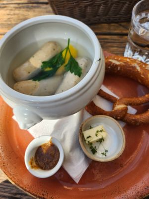 Bayerisches Frühstück at Max Pett in Munich