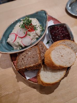  at Max Pett in Munich
