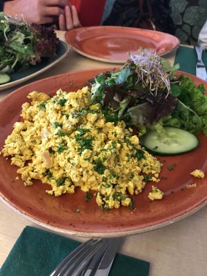 Vegan scrambbled egg at Max Pett in Munich