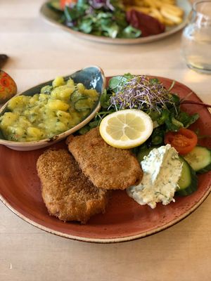 Schnitzel “Wiener Art”  at Max Pett in Munich