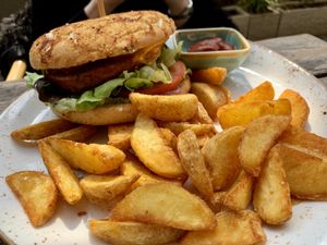 cheese burger at Max Pett in Munich