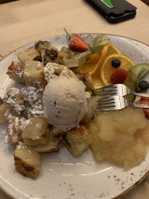 Pancake with snickers ice cream  at Max Pett in Munich