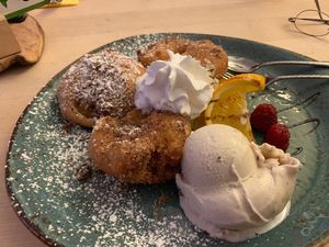 Apple fritters ! at Max Pett in Munich