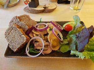 Veganer Wurstsalat at Max Pett in Munich