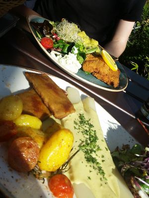 mhm at Max Pett in Munich