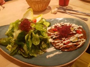 Raw Vegan Pizza at Max Pett in Munich