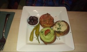 sehr gut. at Max Pett in Munich