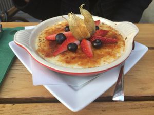 Vegan Creme brulee at Max Pett in Munich