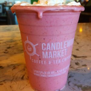 Strawberry Banana Smoothie 🍌 🍓  at Candlewood Market in Fairfield