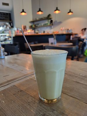 Turmeric/matcha latte cold at Klara's Kitchen - Cafe & Restaurant in Zurich